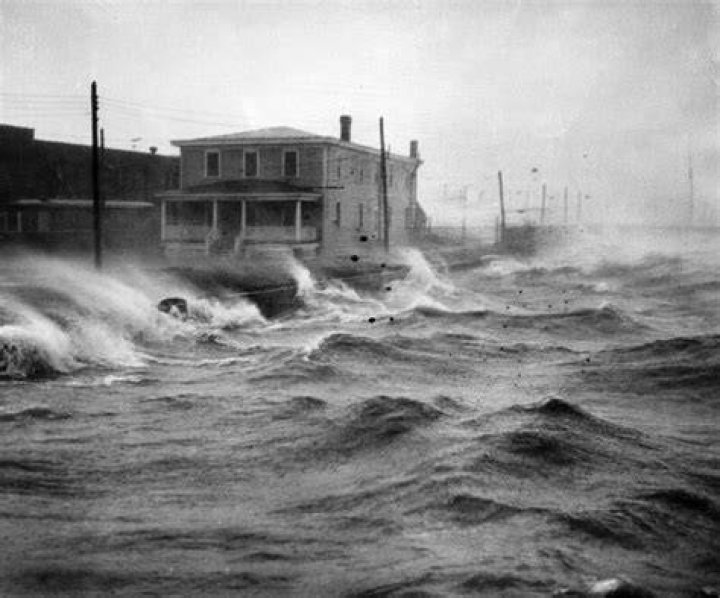 33 Photos That Capture Atlantic City's Dramatic Rise And Fall