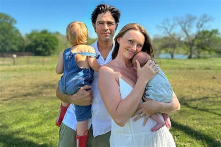 Adrian Grenier Biography, Age, Height, Wife, Net Worth, Family