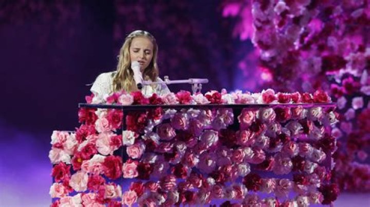 ‘AGT’ Star Evie Clair Performs on the Finals Shortly After Her Father Passed Away