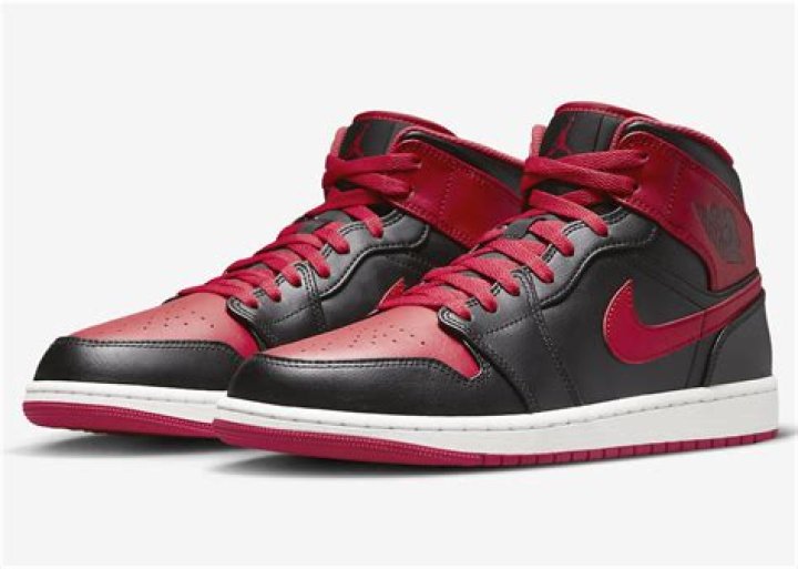Air Jordan 1 Mid 