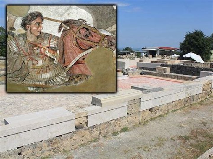 Alexander The Great's Bathroom Discovered At Aigai