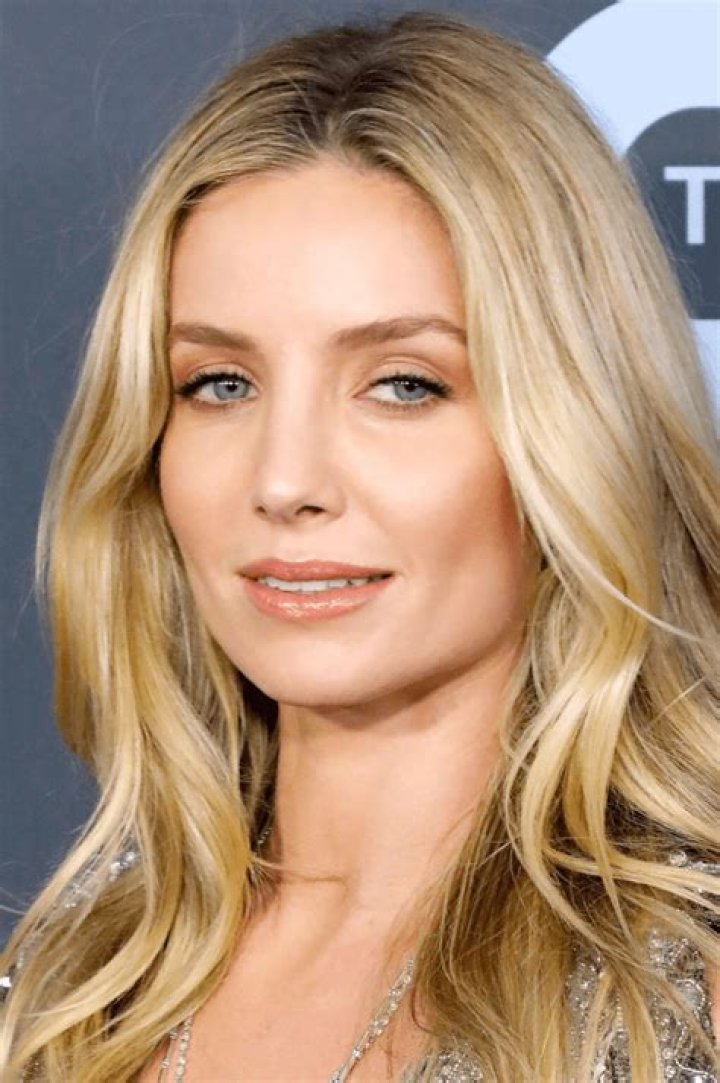 Annabelle Wallis Biography, Age, Height, Husband, Net Worth, Family