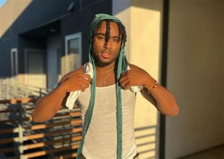 AyeYahZee Net Worth and Earnings