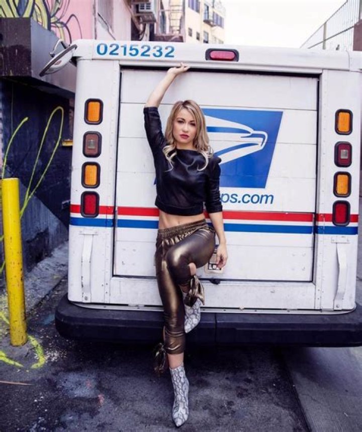 Chelsey Reist – Celebsgraphy