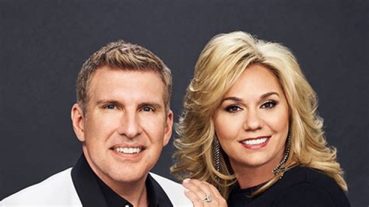 ‘Chrisley Knows Best’ Star Lindsie Chrisley Files For Divorce From Husband