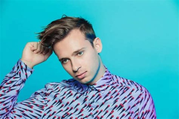 Flume Biography, Age, Height, Wife, Net Worth, Family