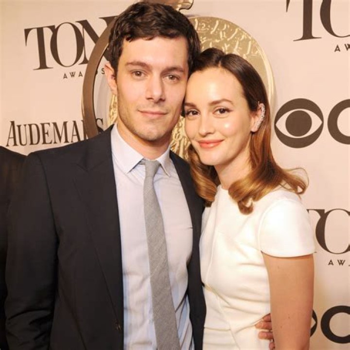 How tall is Adam Brody