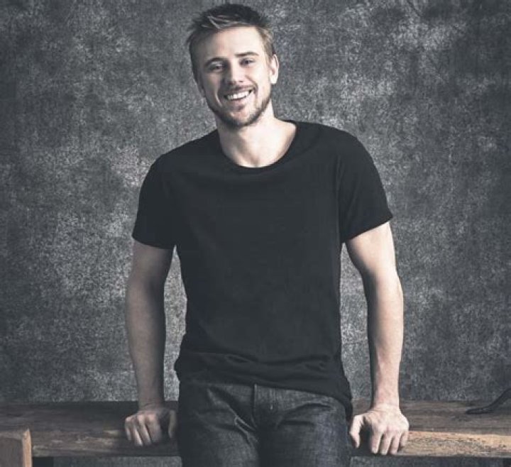 How tall is Boyd Holbrook