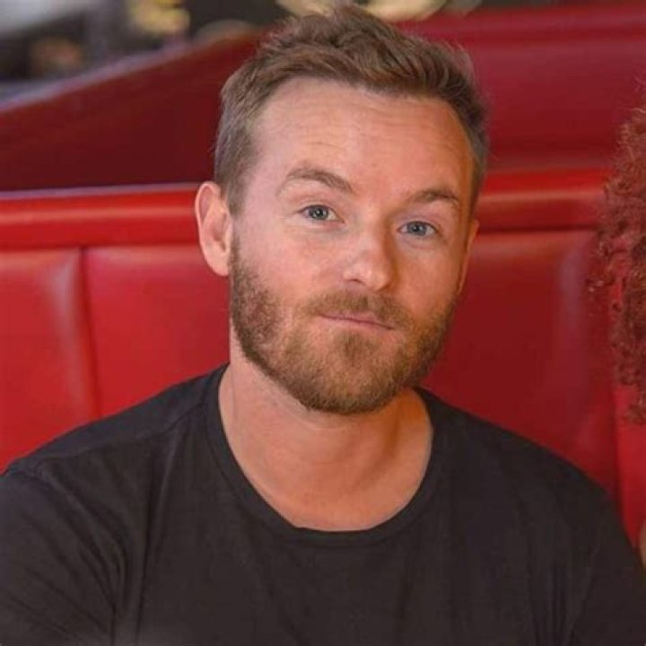 How tall is Christopher Masterson