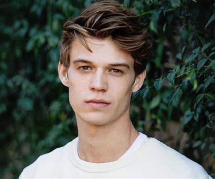 How tall is Colin Ford