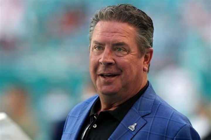 How tall is Dan Marino