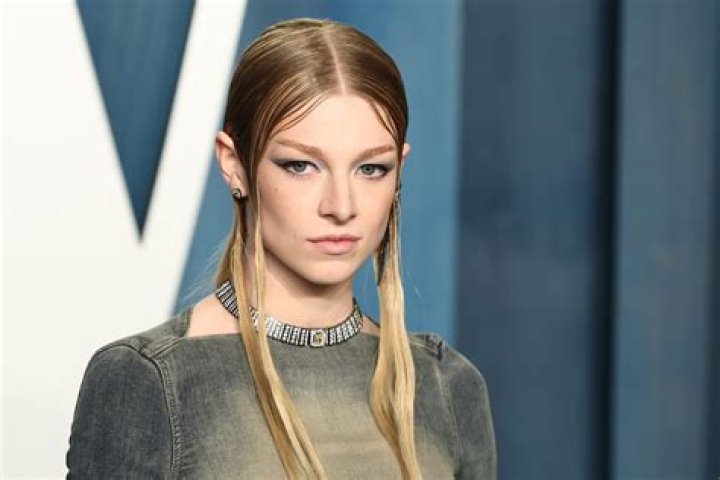 How tall is Hunter Schafer
