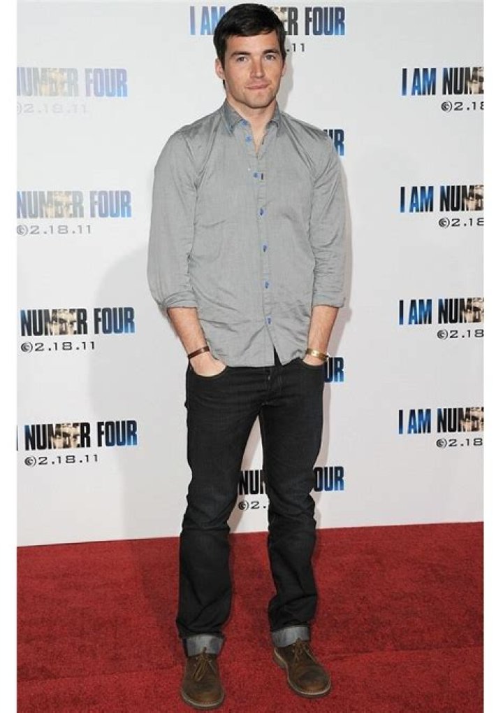 How tall is Ian Harding