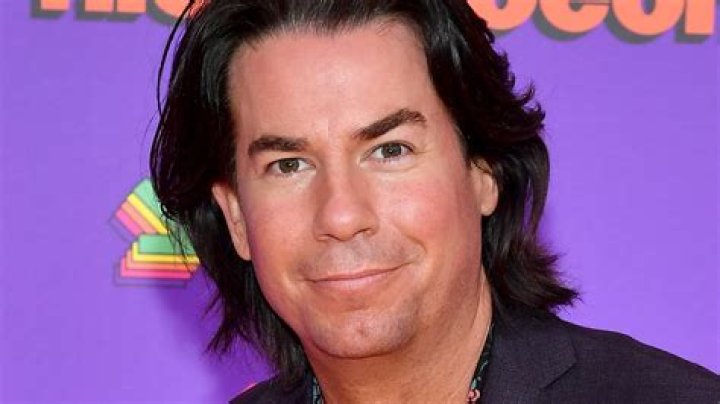 How tall is Jerry Trainor