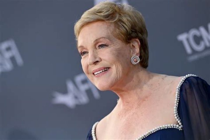How tall is Julie Andrews