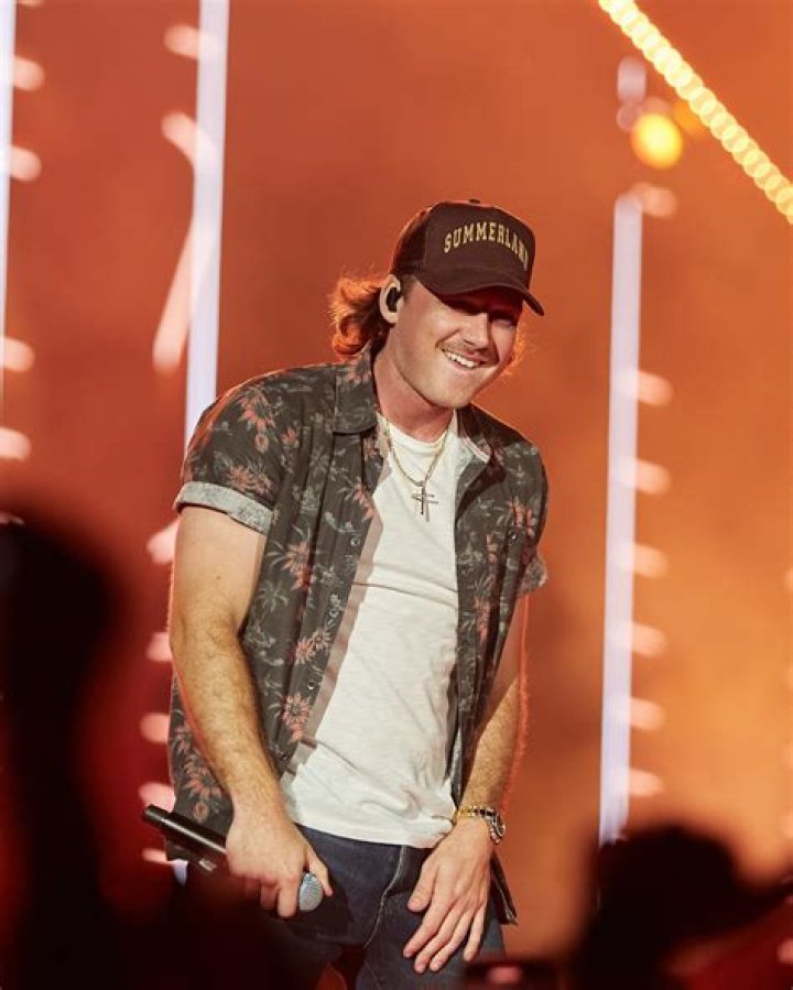How tall is Morgan Wallen