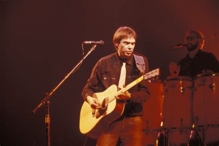 How tall is Neil Young
