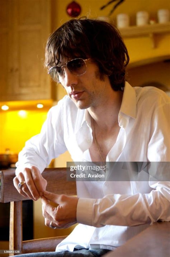 How tall is Richard Ashcroft