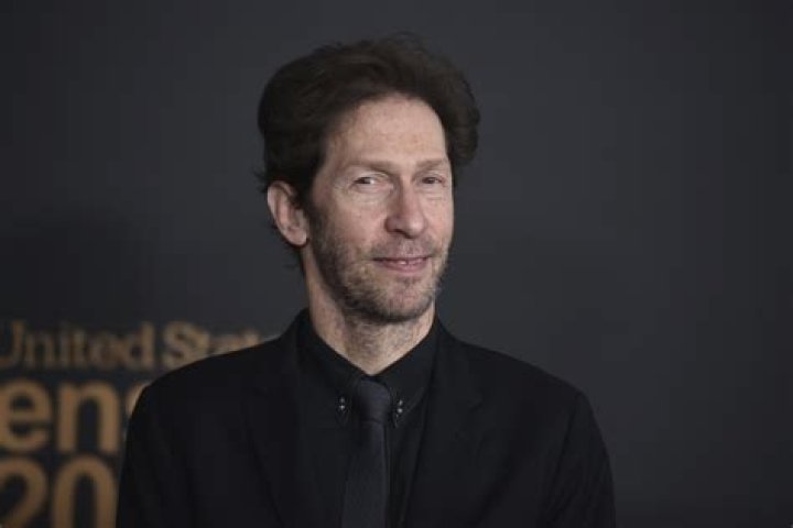 How tall is Tim Blake Nelson