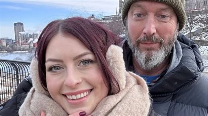 How tall is Tom Green