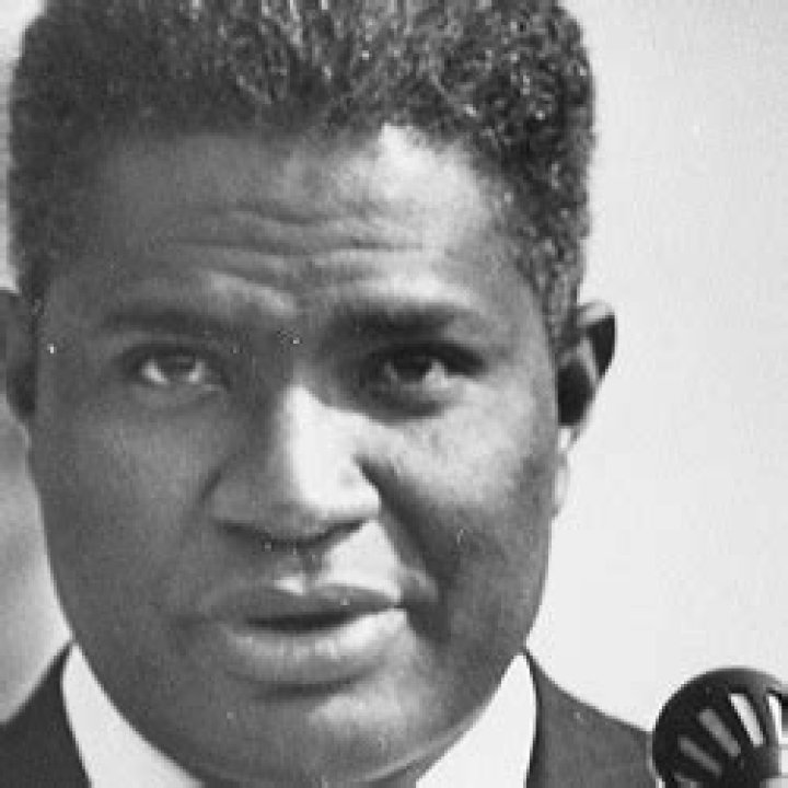 How tall was Ossie Davis