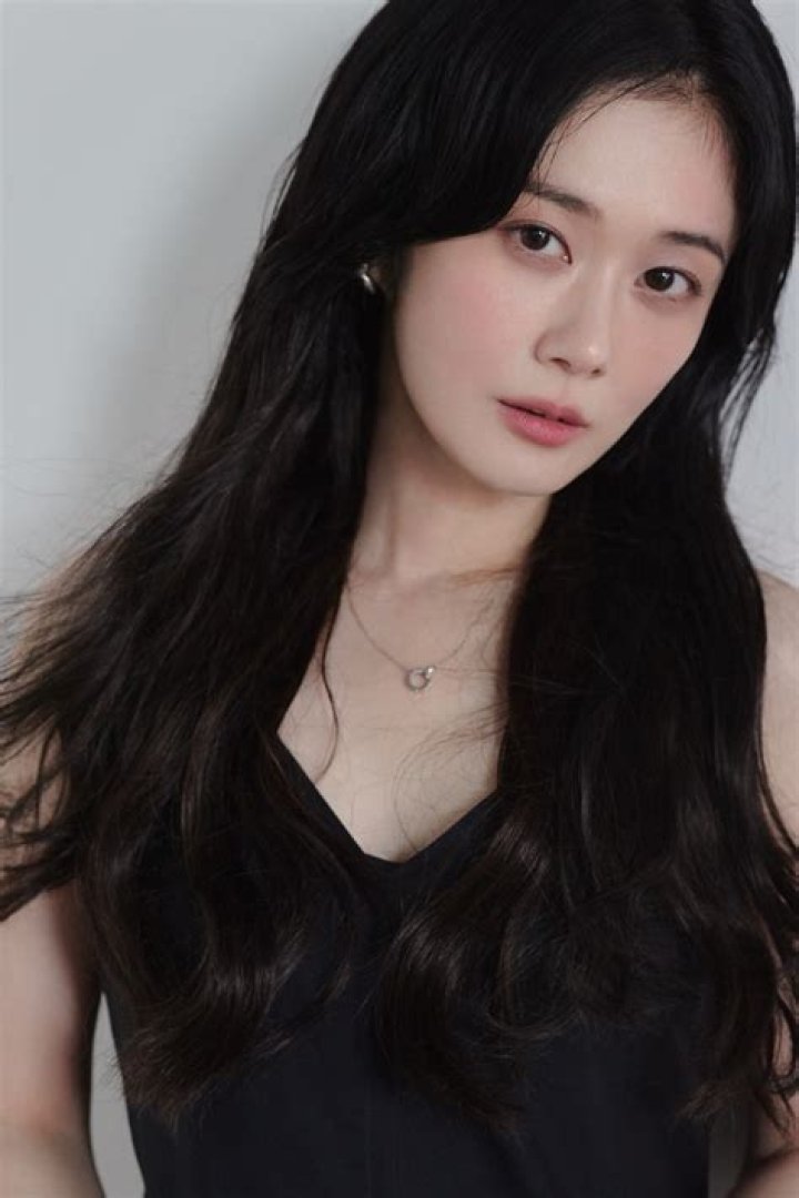 Jang Na-ra Biography, Age, Height, Husband, Net Worth, Family