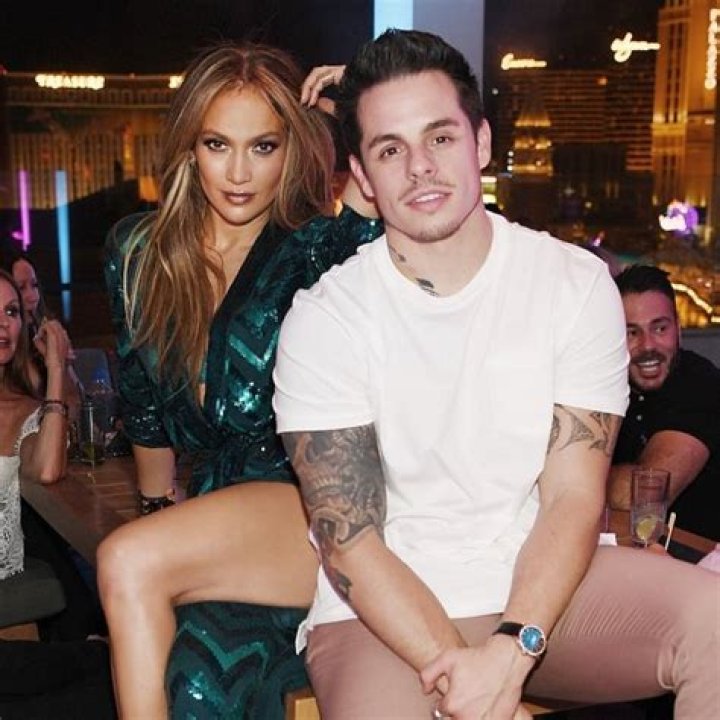 Jennifer Lopez and Casper Smart Are Secretly Hooking up!