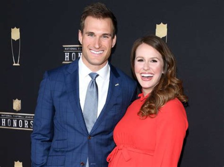 Kirk Cousins Net Worth, Age, wife Julie Hampton. 2022