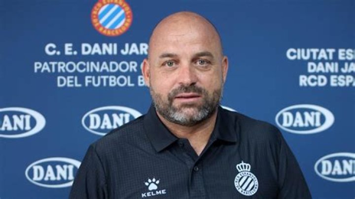Manolo González