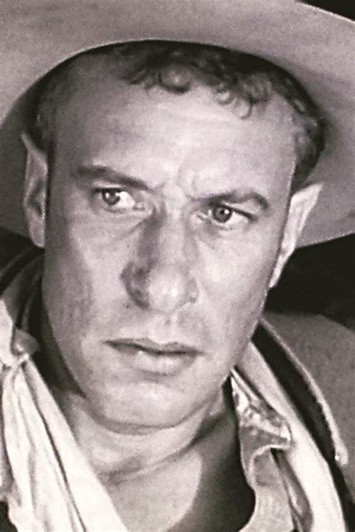 Mort Mills Biography, Age, Height, Wife, Net Worth, Family
