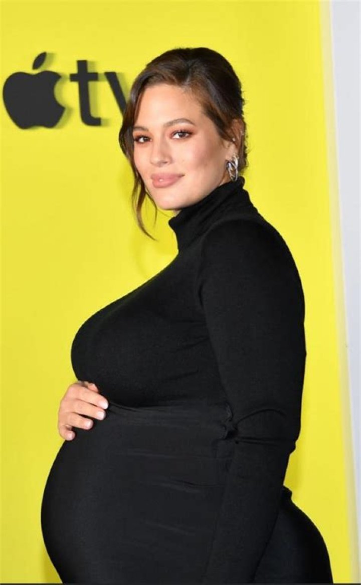 Pregnant Ashley Graham Jokes About Her Changing Body While Working Out: ‘Hello, Small Titties!’