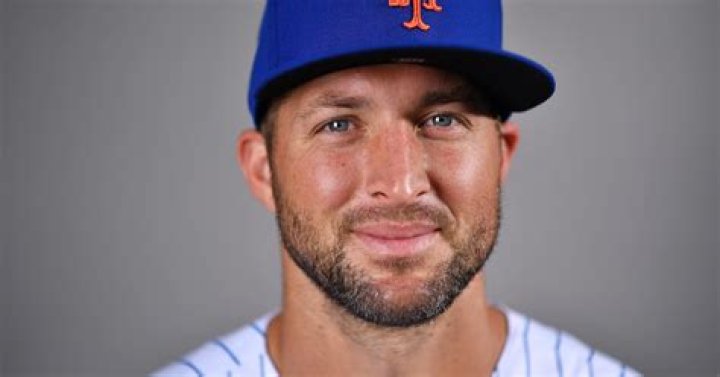 Tim Tebow Shows Off Larger Physique During First Jaguars Practice