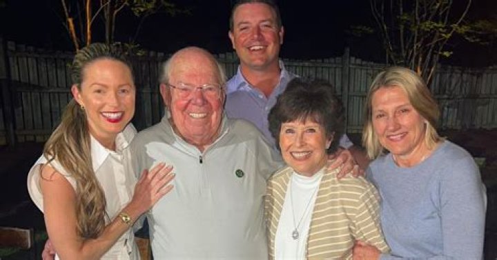 Verne Lundquist Biography, Age, Height, Wife, Net Worth, Family