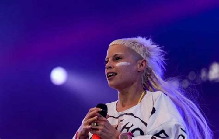 Yolandi Visser – Celebsgraphy